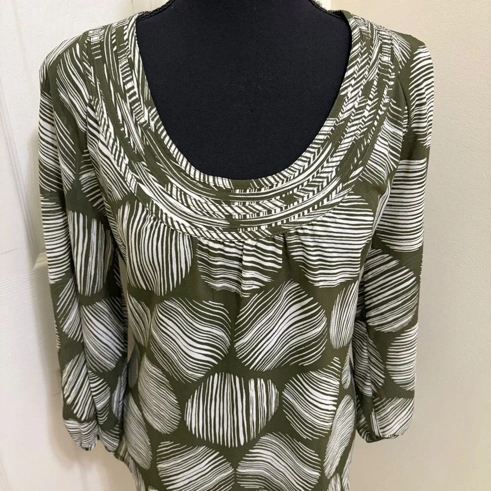 Banana‎ Republic Chiffon Semi Sheer Top M Olive Green Boho Resort Casual Chic